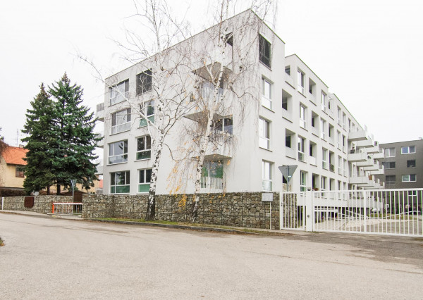 Parkovacie státie v novostavbe bytového domu na Bezručovej ulici v Stupave, projekt AVANA