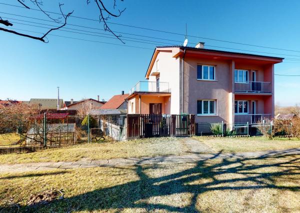 PREDAJ, viacgeneračný rodinný dom s veľkým pozemkom, ul. Kalinčiakova, Stupava