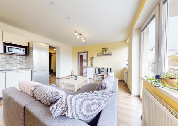 PREDAJ, 2 izbový byt s parkovacím státím, ul. Marcheggská, Stupava
