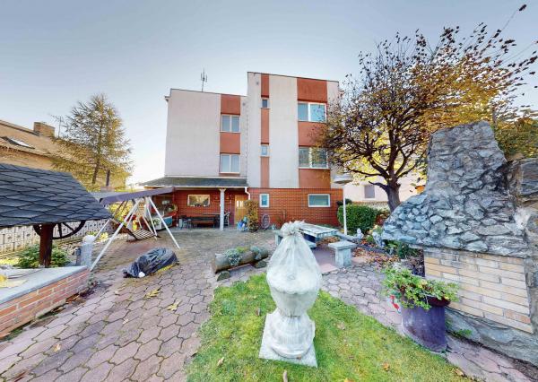 PREDAJ, viacgeneračný rodinný dom s dvomi bytmi, ul. Sládkovičova, Stupava