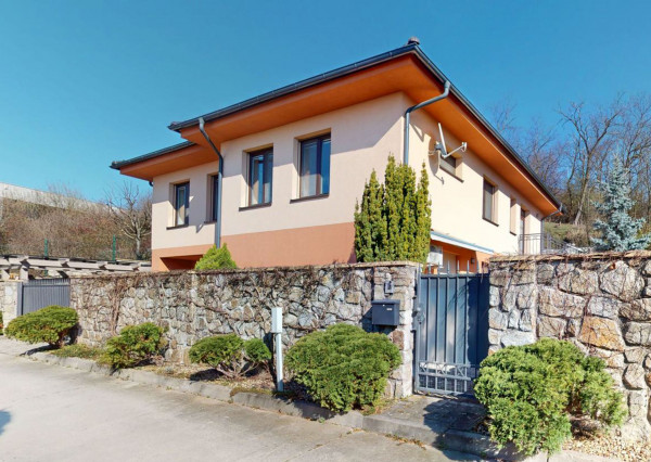 PREDAJ, 5i rodinný dom, ul. Slnečná, Stupava