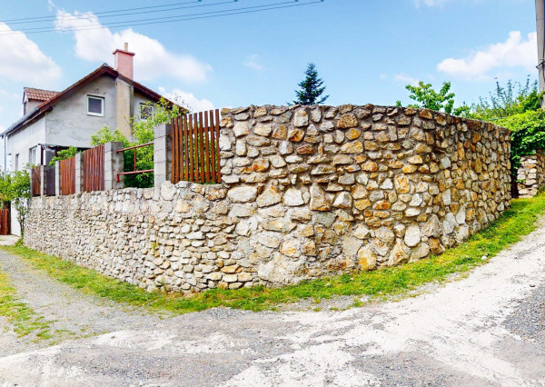 PREDAJ, CHATA, LINTÁVY, STUPAVA