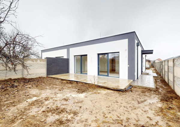 SKOLAUDOVANÉ, PREDAJ, 4 izbové rodinné domy, ul. Poľovnícka, Veľký Bieľ.