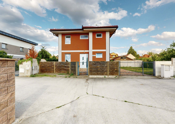 Na predaj: 5-izbový rodinný dom, ul. Moyzesova ul., Stupava