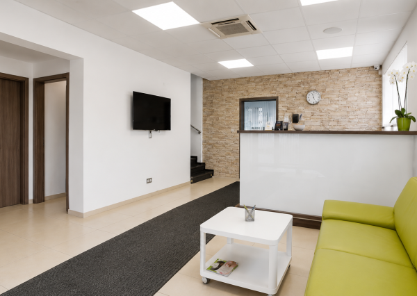 PRENÁJOM MODERNÝCH KANCELÁRSKYCH PRIESTOROV S PARKOVANÍM | KOPČIANSKA UL., BRATISLAVA – PETRŽALKA