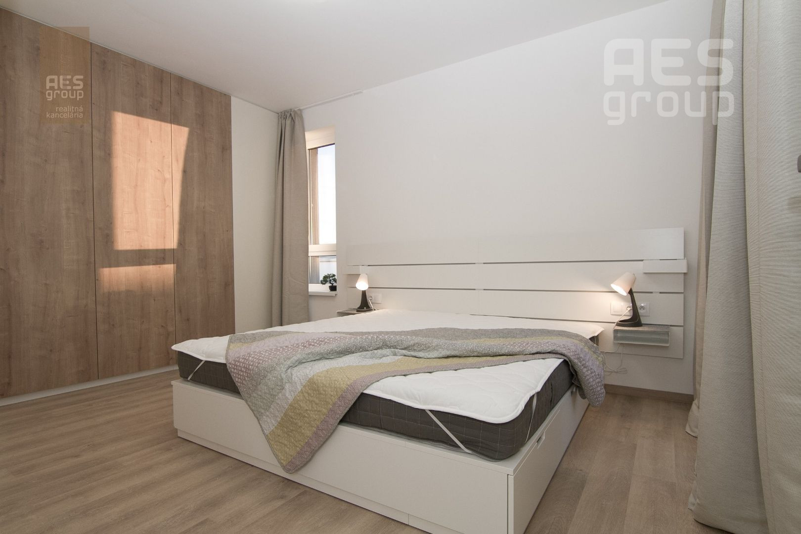 PRENÁJOM, zariadený 2 izbový byt v TOP štandarde s veľkou terasou a parkovacím státím