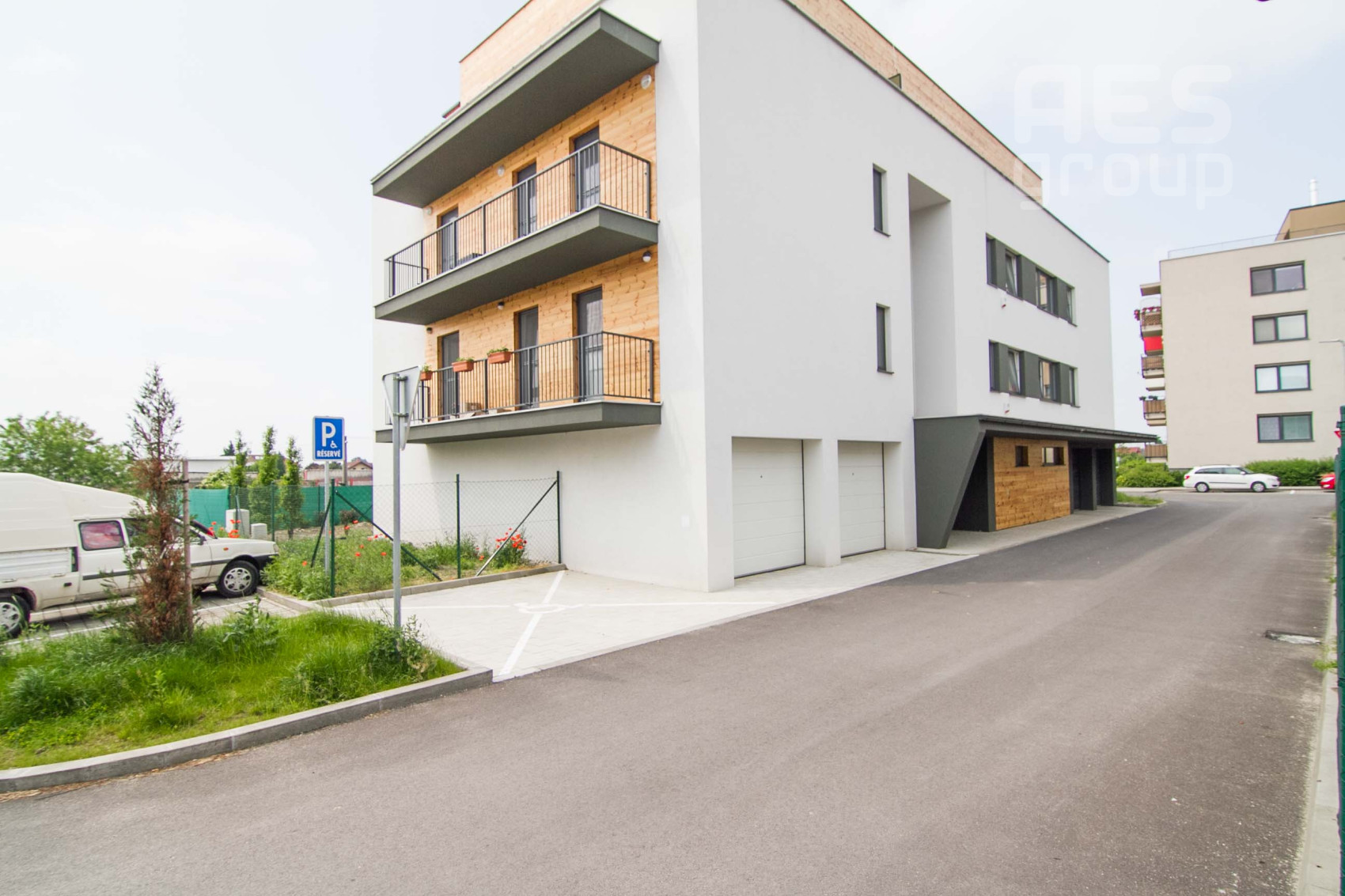 PRENÁJOM, 3 izbový byt s veľkou terasou, ul. Bezručova, Stupava,