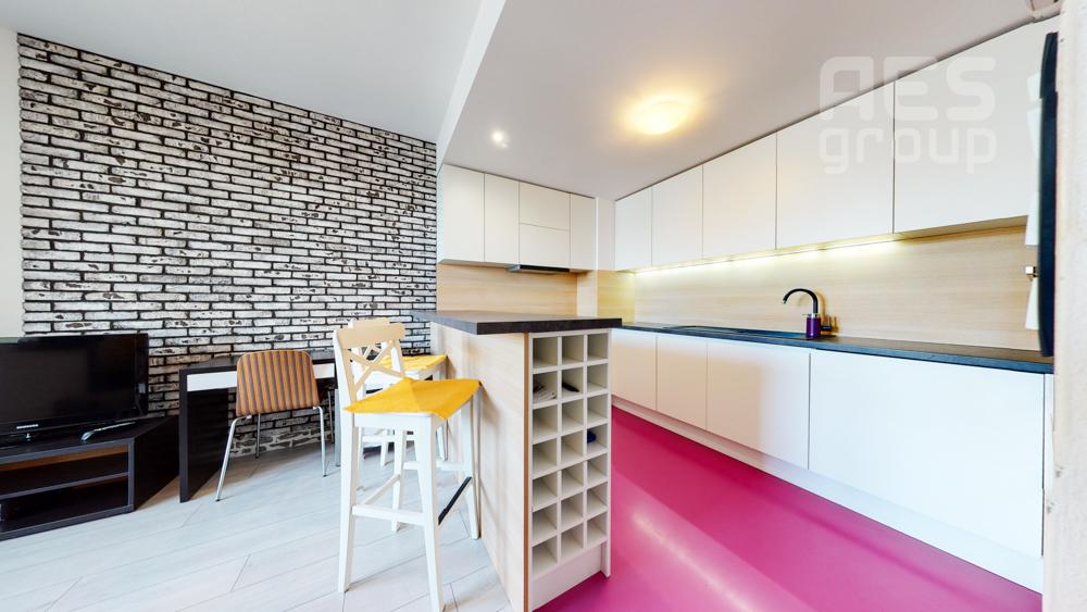 PRENÁJOM, 2 izbový byt s vnútorným parkovacím státím, ul. Cementárenská, Stupava