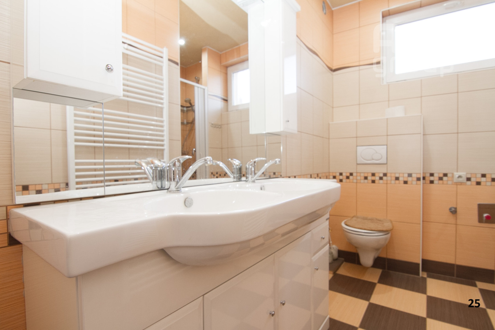 PREDAJ,  2 rodinné domy na spoločnom pozemku, na ul. Dlhá, Stupava