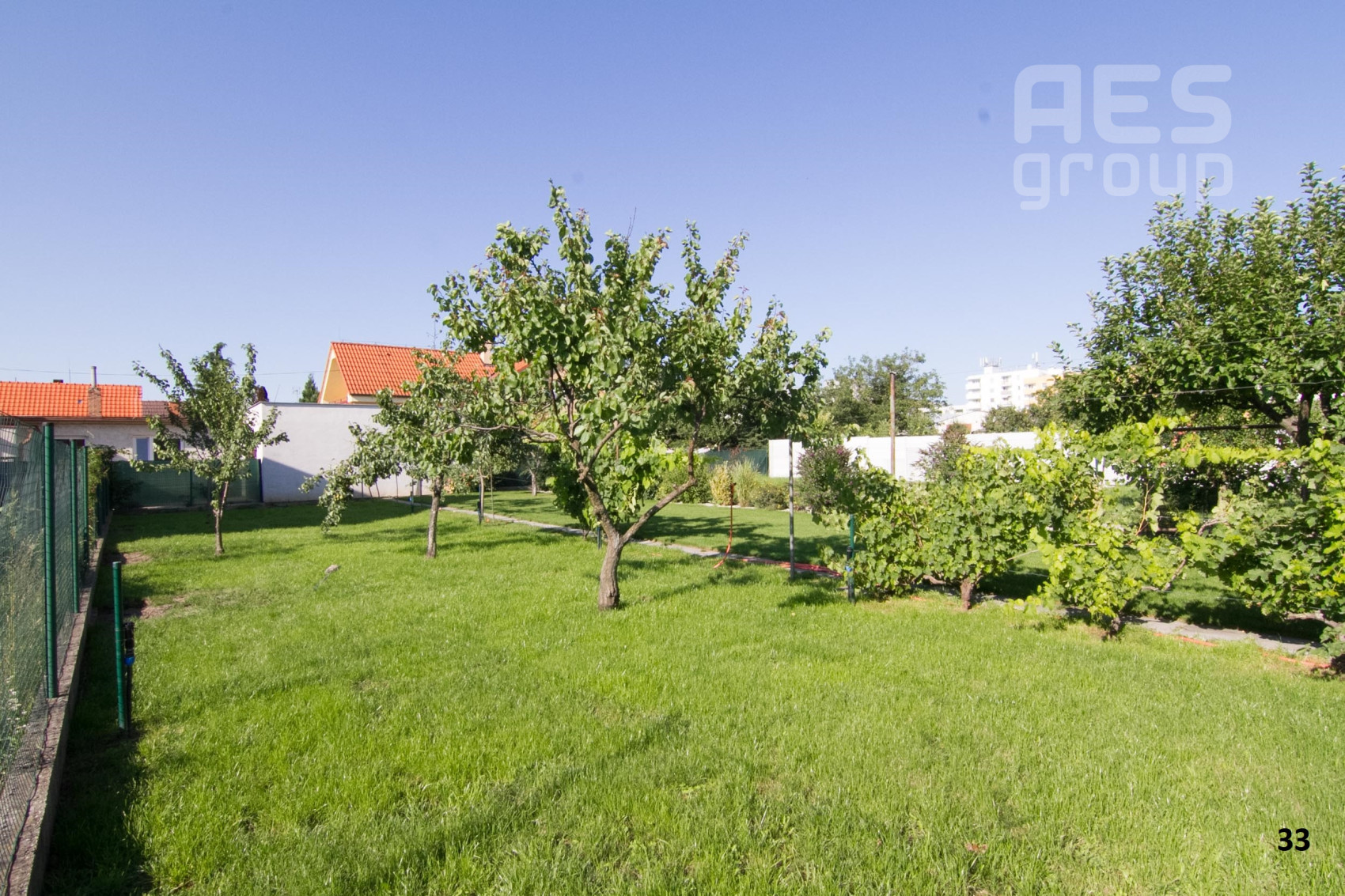 PREDAJ,  2 rodinné domy na spoločnom pozemku, na ul. Dlhá, Stupava