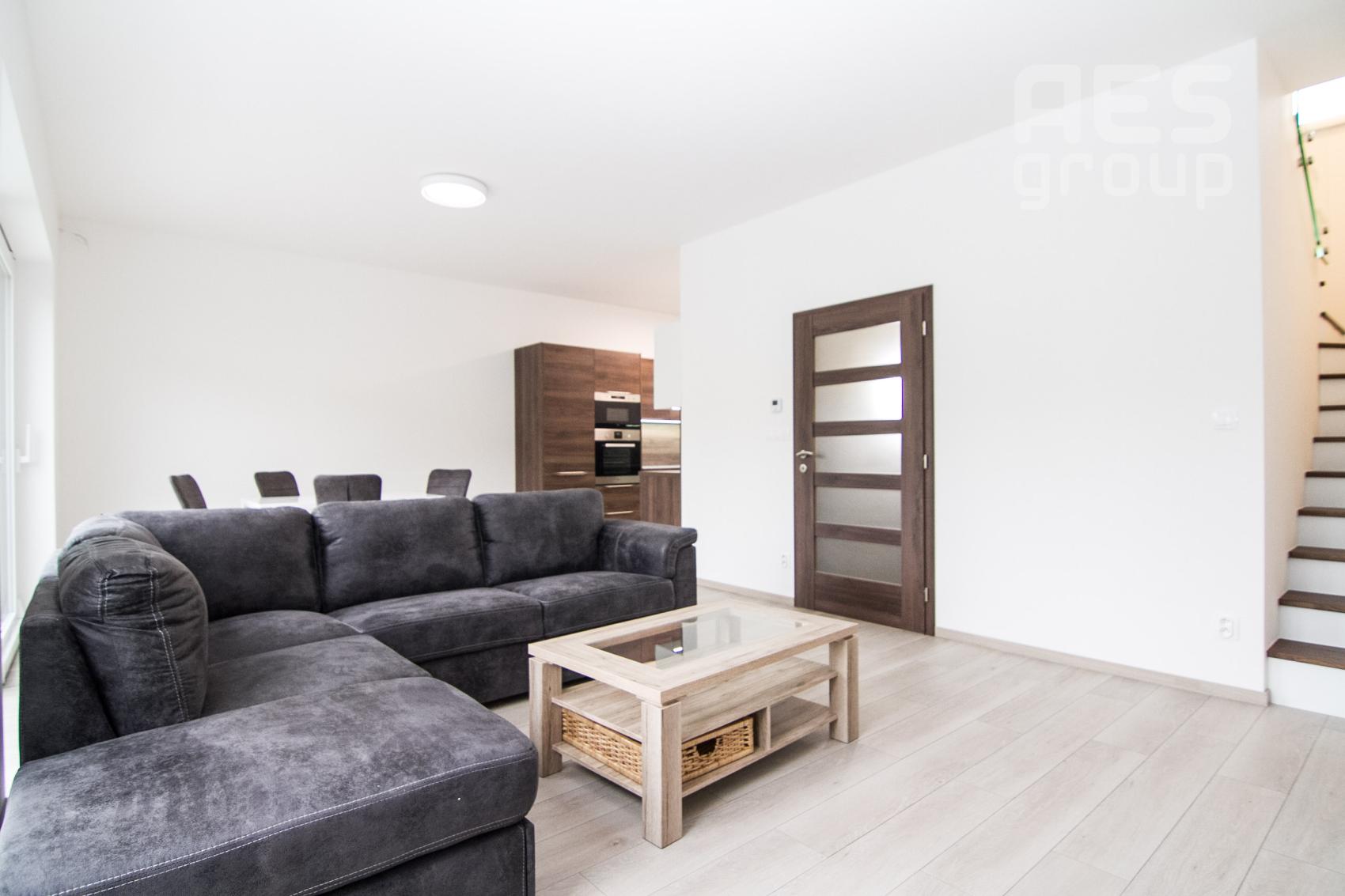 PRENÁJOM 4 izbový byt so záhradkou a parkovaním, Stupava