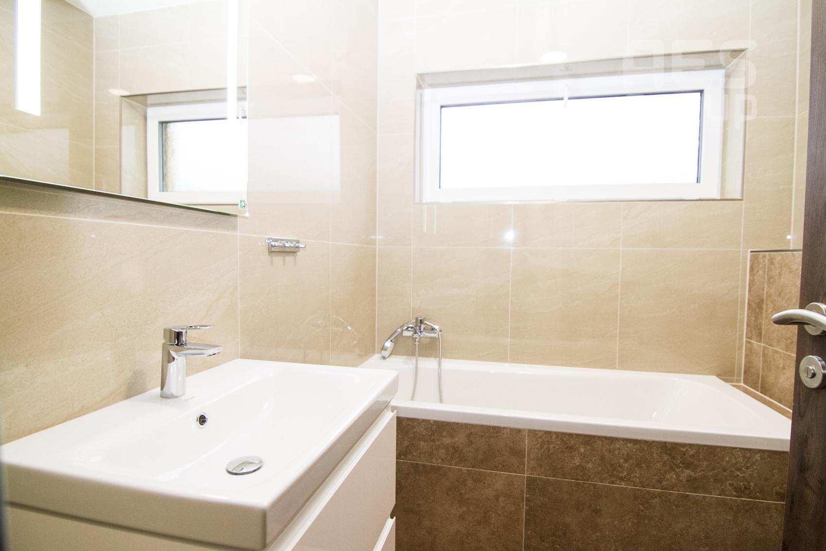 PRENÁJOM 4 izbový byt so záhradkou a parkovaním, Stupava