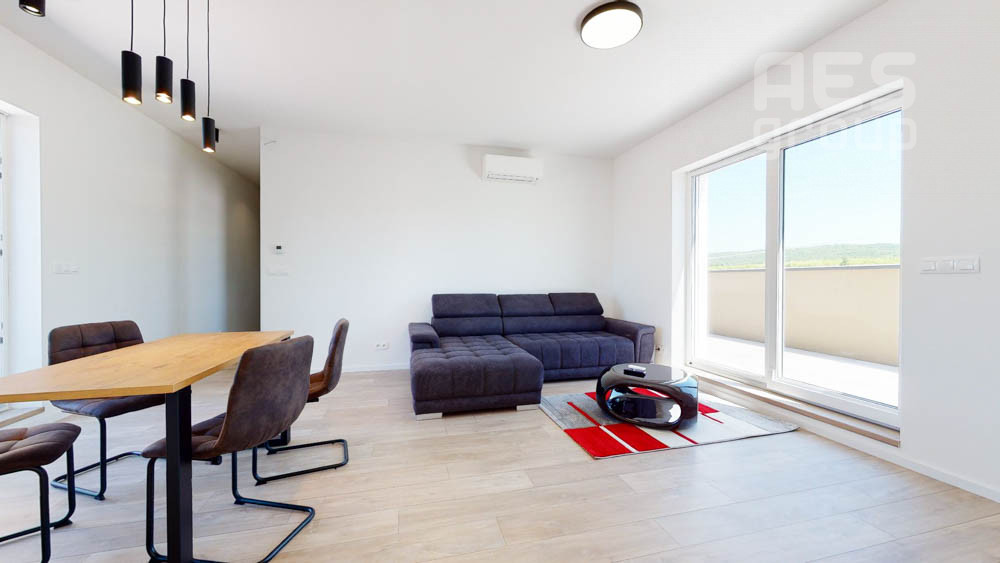 PRENÁJOM, 3 izbový penthouse s terasou na Pastierskej ul. Stupava