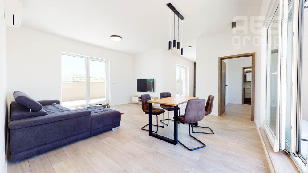 PRENÁJOM, 3 izbový penthouse s terasou na Pastierskej ul. Stupava