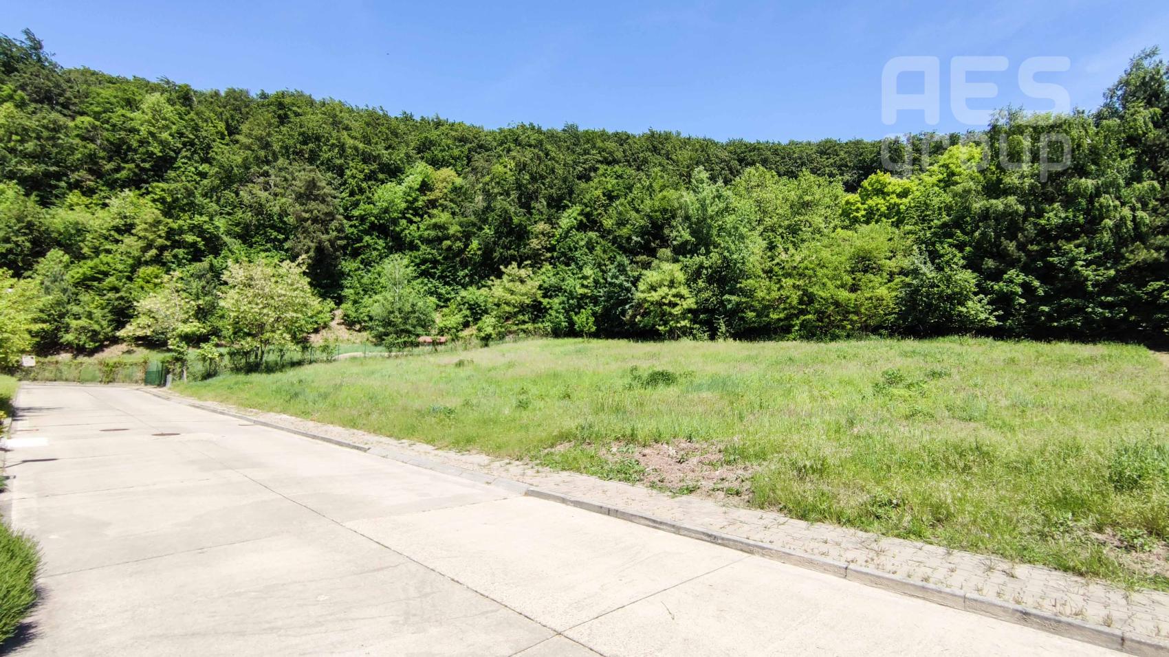 PREDAJ, stavebný pozemok 1200 m2, Marianka, Panský Les