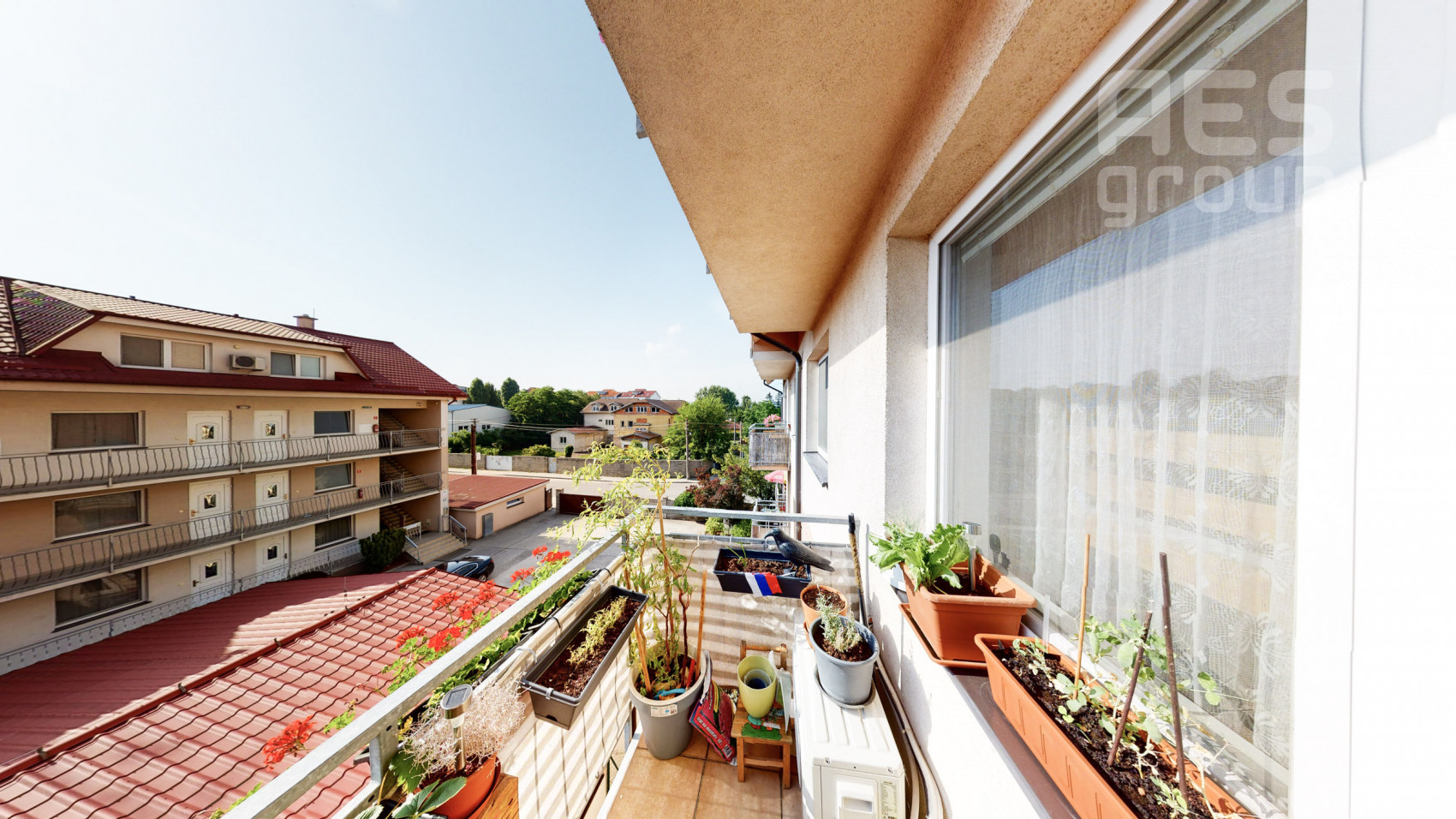 PREDAJ, 2 izbový byt s balkónom a dvomi parkovacími státiami, ul. Dlhá, Stupava