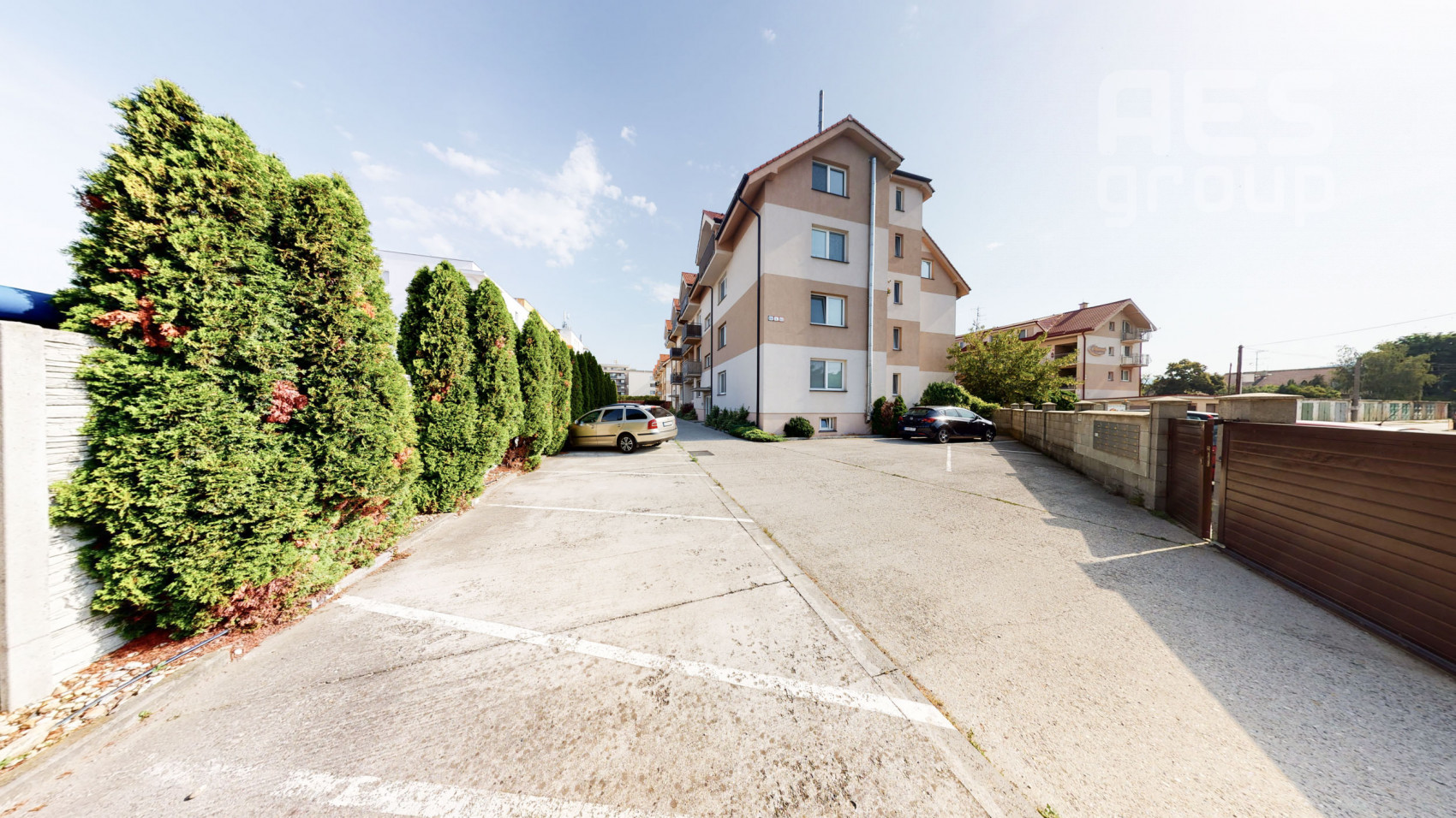 PREDAJ, 2 izbový byt s balkónom a dvomi parkovacími státiami, ul. Dlhá, Stupava