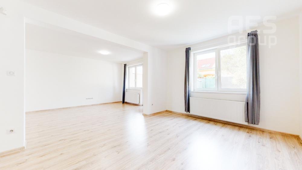 PRENÁJOM 4 izbový radový dom so záhradou, ul. Na aleji, Stupava