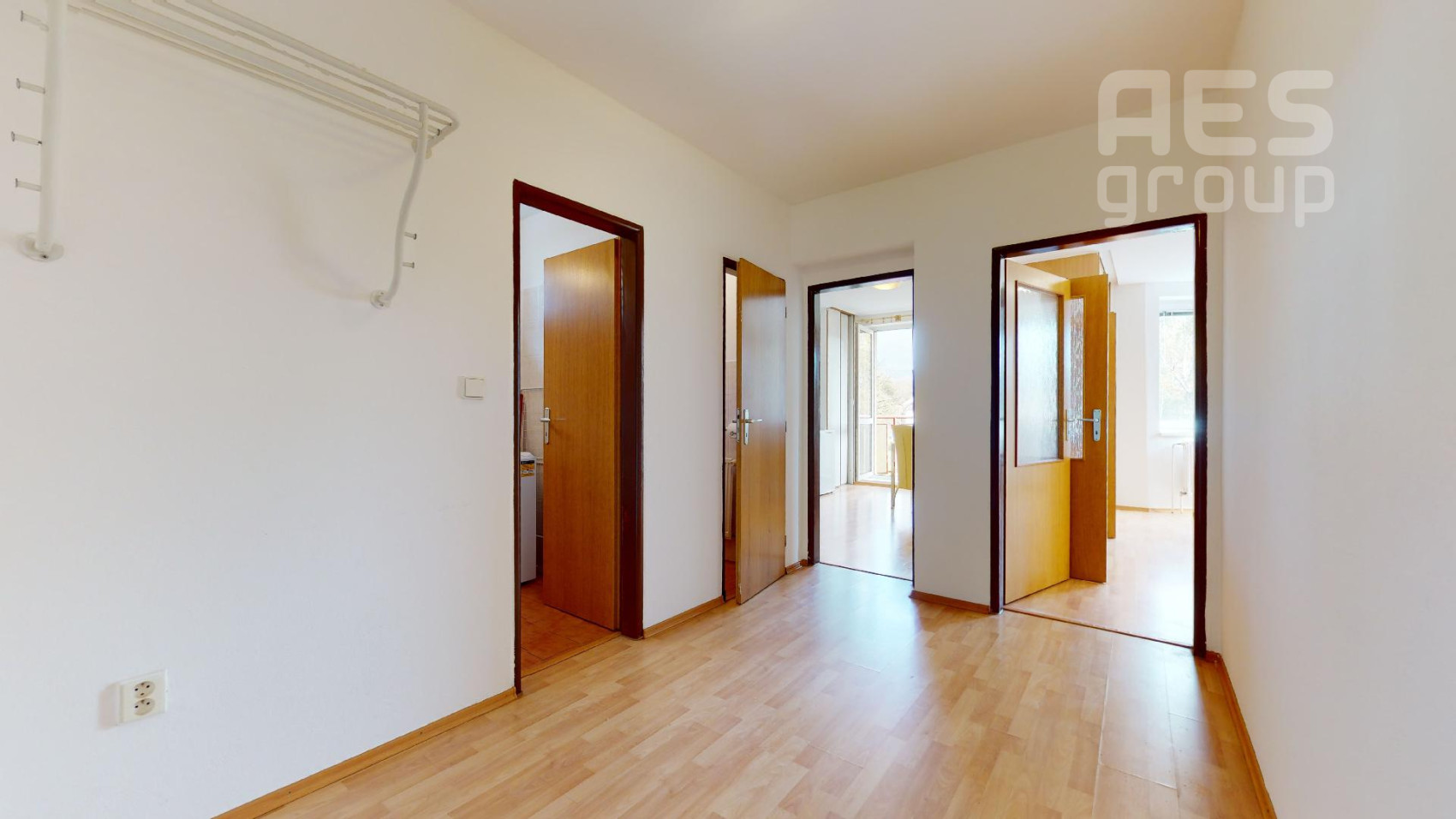 PRENÁJOM, veľký 1 izb. byt v centre, Budovateľská ul. Stupava