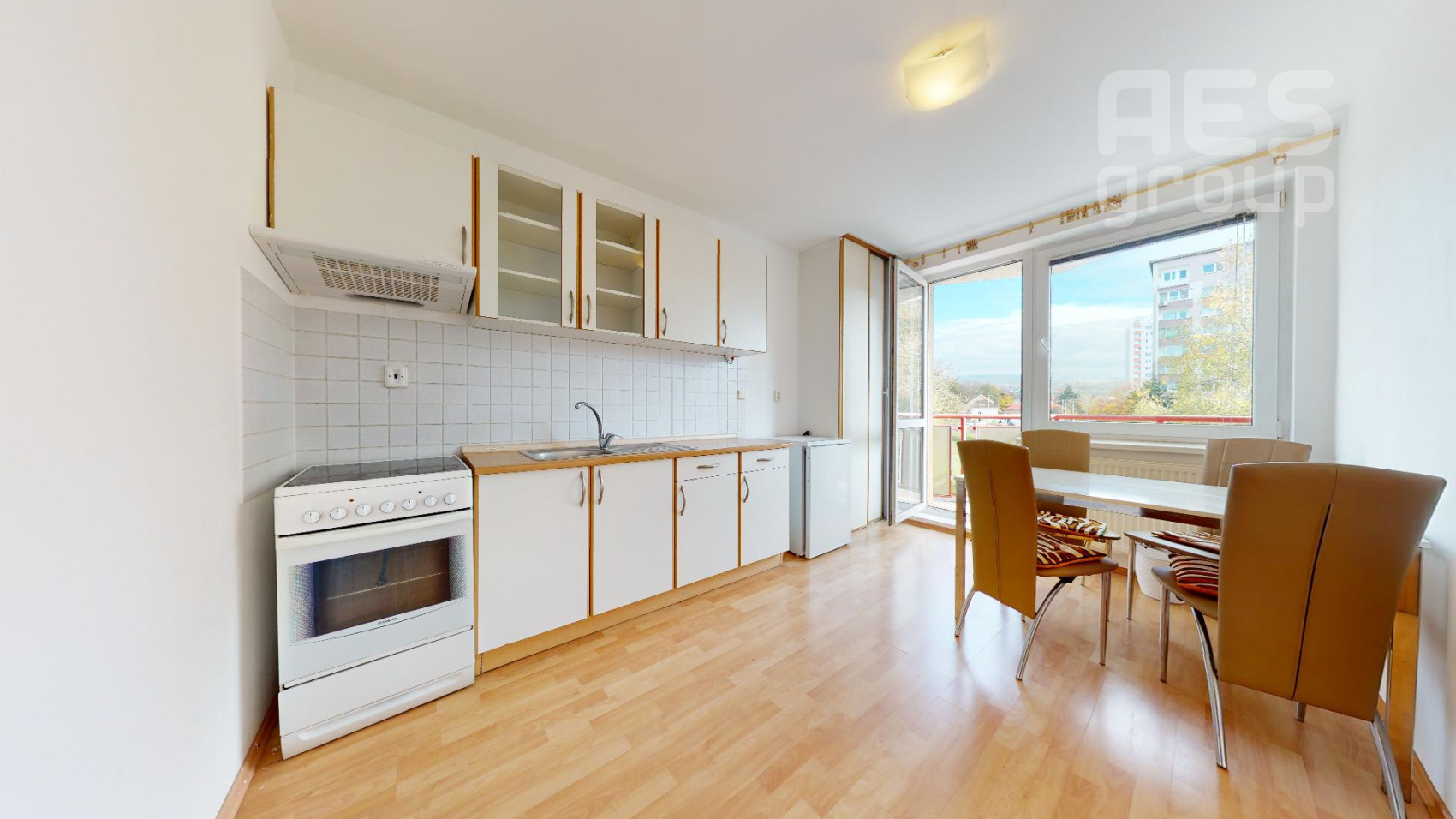 PRENÁJOM, veľký 1 izb. byt v centre, Budovateľská ul. Stupava