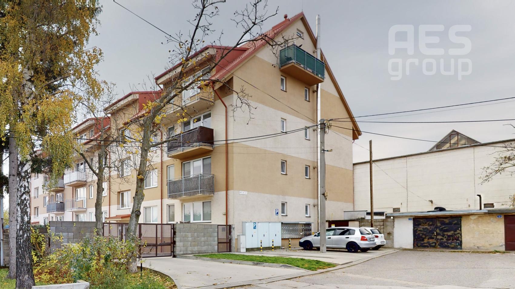 PREDAJ, 2 izbový byt s parkovacím státím, ul. Marcheggská, Stupava