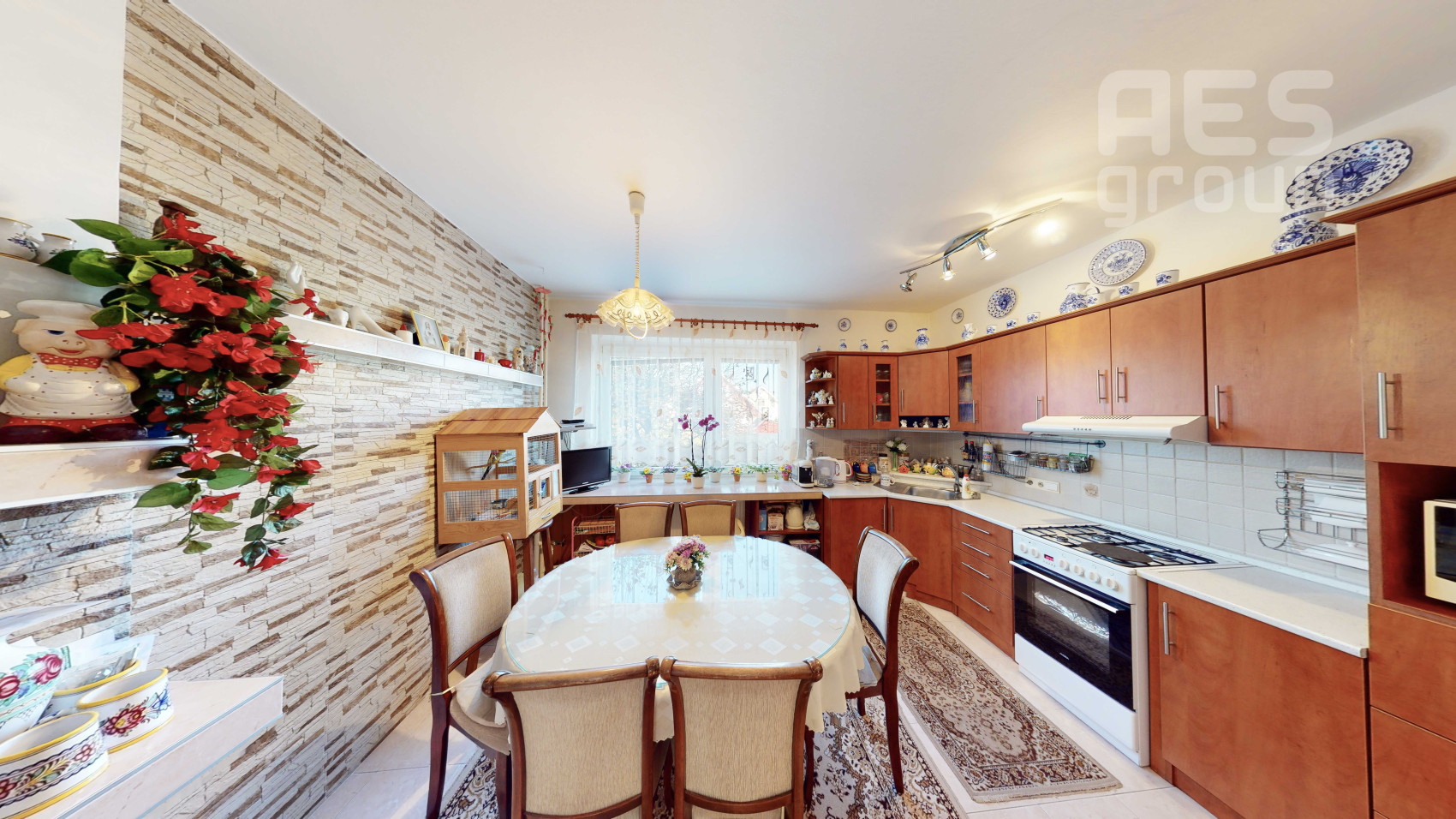 PREDAJ, viacgeneračný rodinný dom s dvomi bytmi, ul. Sládkovičova, Stupava