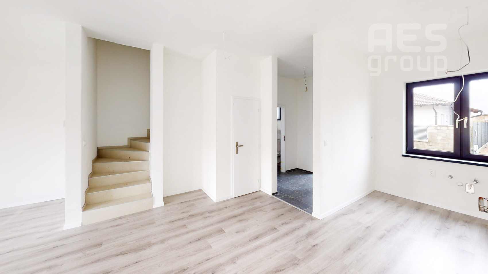 SKOLAUDOVANÉ, NOVOSTAVBA, 4i mezonetový byt v top štandarde s predzáhradkou, ul. Fialková, Zohor