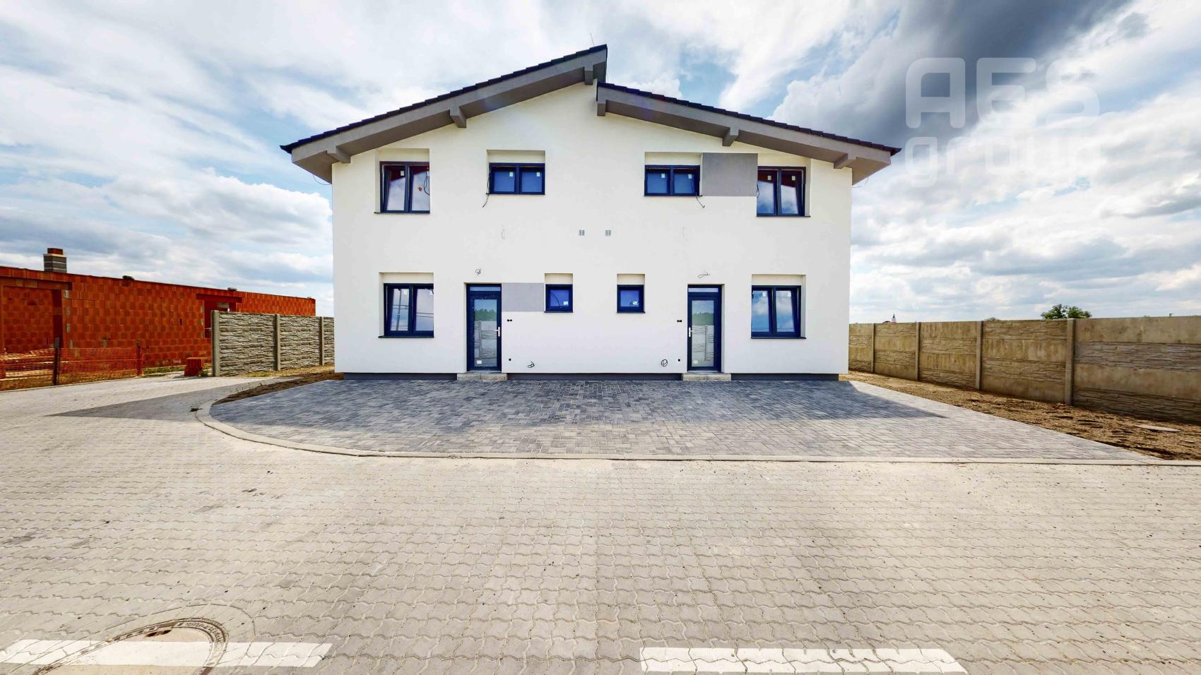 PREDAJ, 4 izbový mezonetový dom v dvojdome v top štandarde, lokalita Nová Alej Martina Benku, Kostolište.