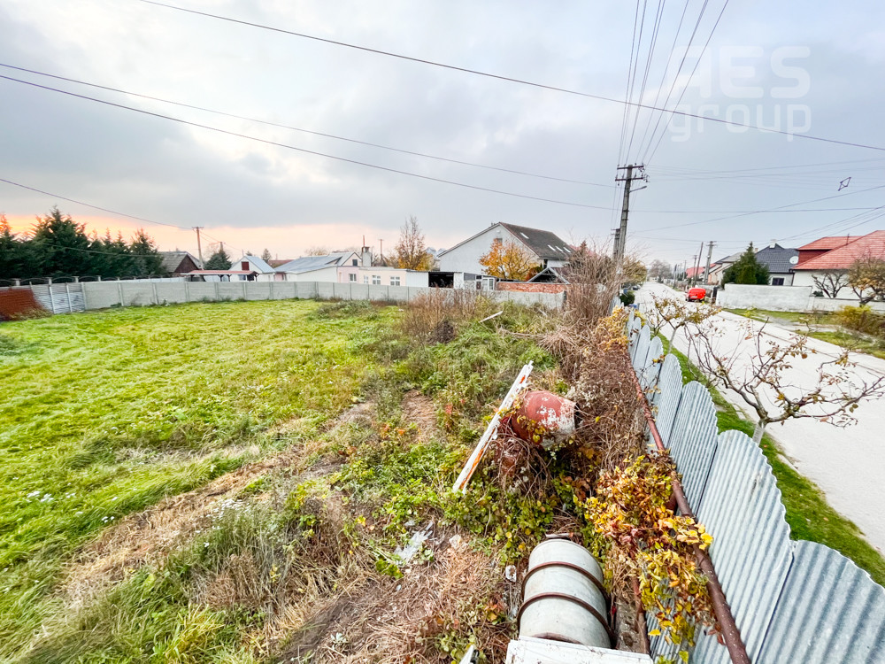 PREDAJ, POZEMOK 652 m2, ROHOŽNÍK