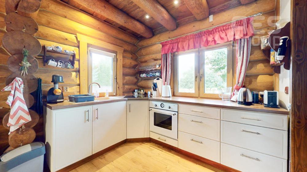 PREDAJ, 3 izbový zrubový dom so záhradou, ul. Brezová, Stupava