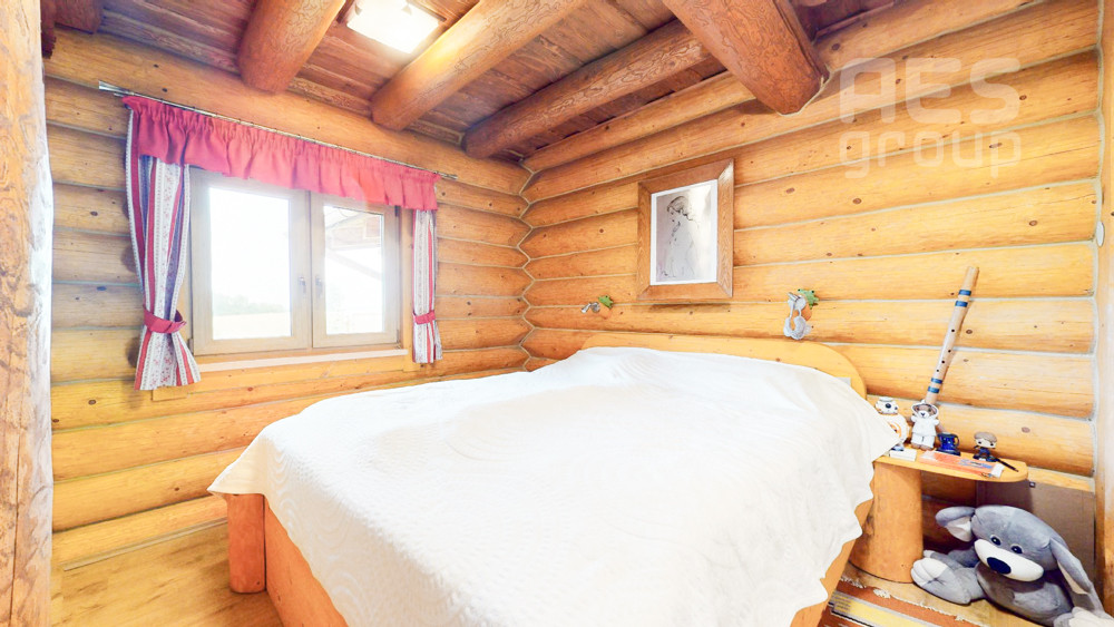 PREDAJ, 3 izbový zrubový dom so záhradou, ul. Brezová, Stupava