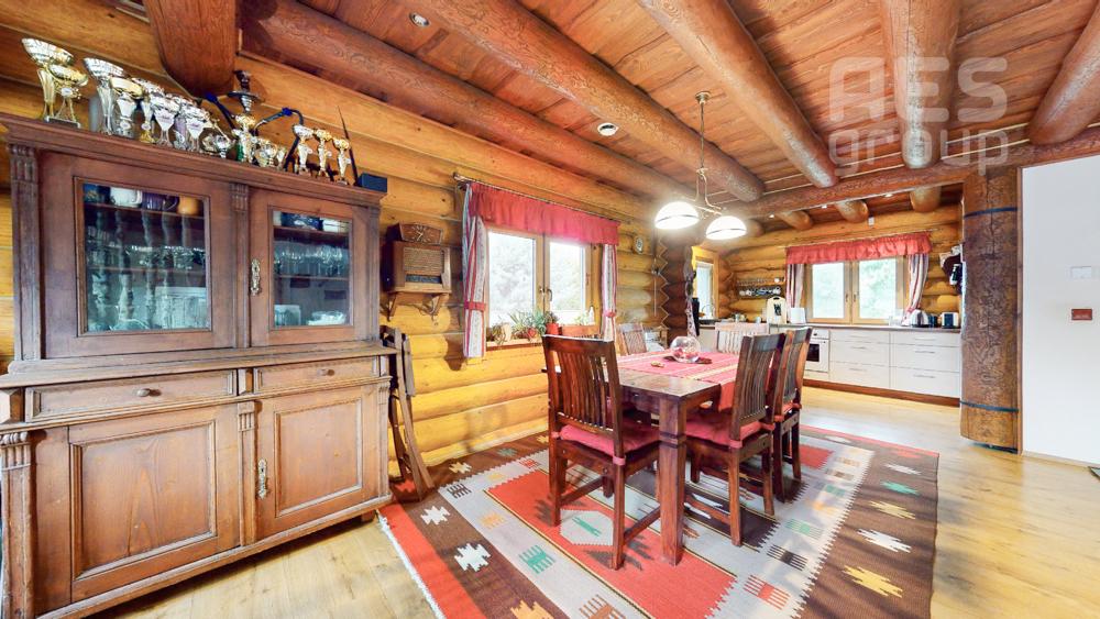 PREDAJ, 3 izbový zrubový dom so záhradou, ul. Brezová, Stupava