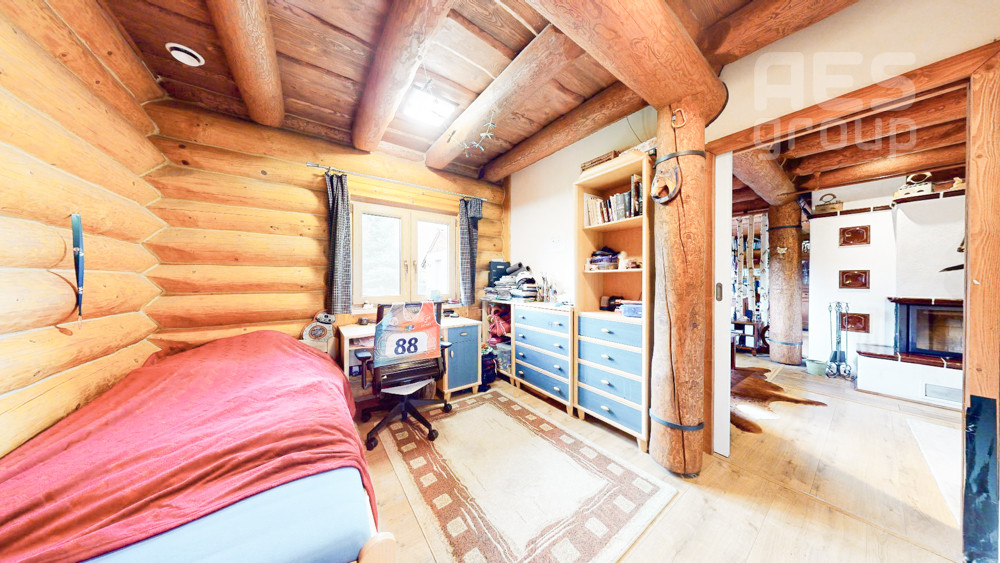 PREDAJ, 3 izbový zrubový dom so záhradou, ul. Brezová, Stupava