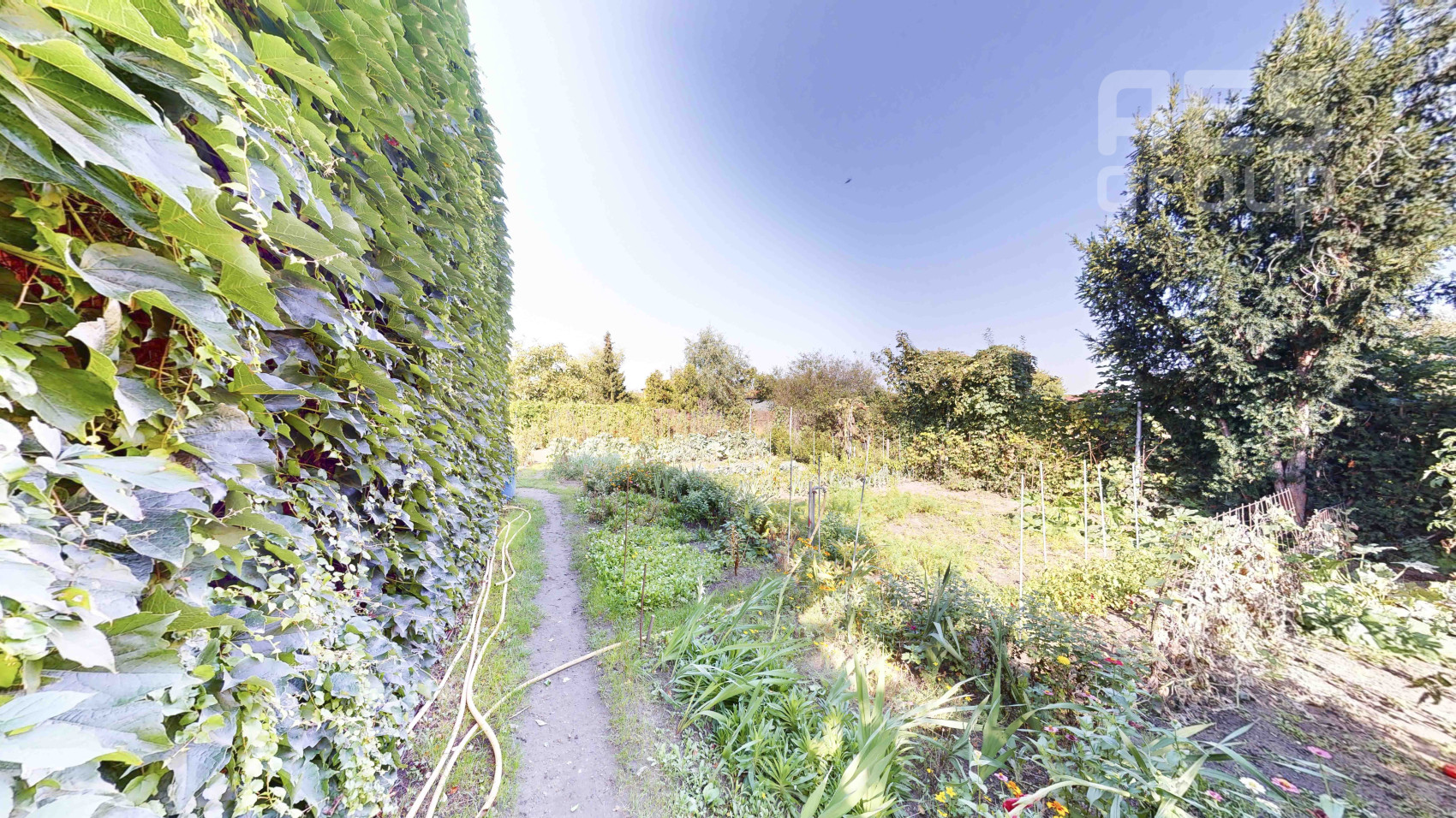 REZERVOVANÉ, PREDAJ, 5 izbový rodinný dom s veľkým pozemkom, ul. Pažitná, Stupava