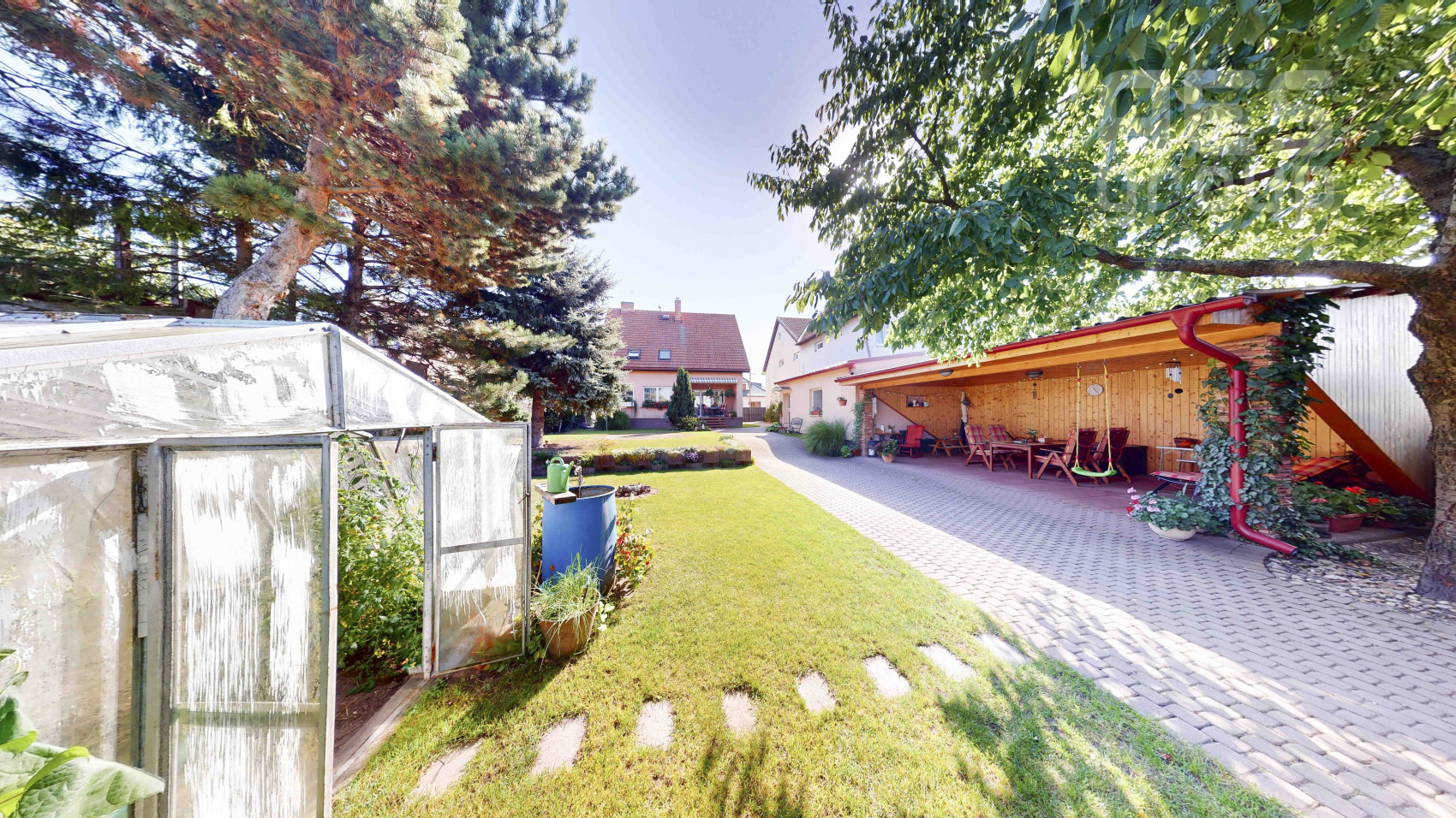 REZERVOVANÉ, PREDAJ, 5 izbový rodinný dom s veľkým pozemkom, ul. Pažitná, Stupava