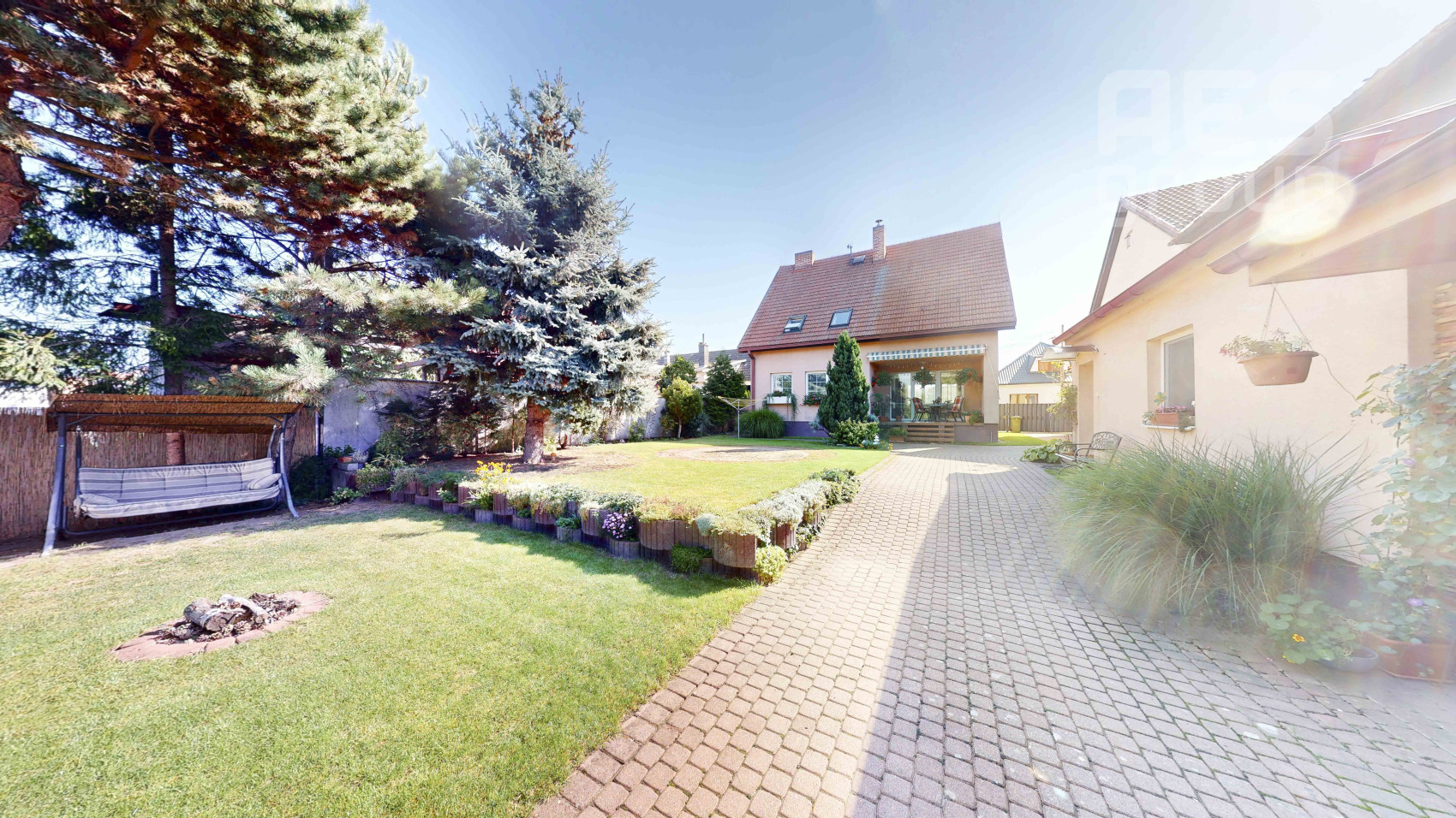 REZERVOVANÉ, PREDAJ, 5 izbový rodinný dom s veľkým pozemkom, ul. Pažitná, Stupava