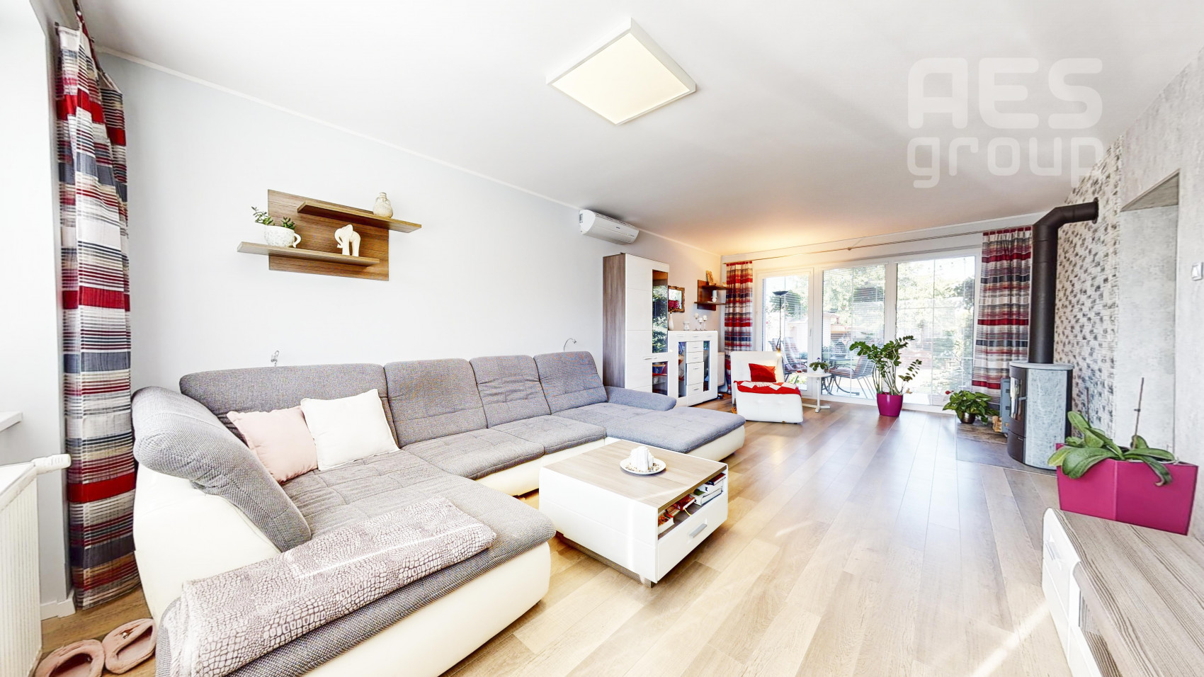 REZERVOVANÉ, PREDAJ, 5 izbový rodinný dom s veľkým pozemkom, ul. Pažitná, Stupava