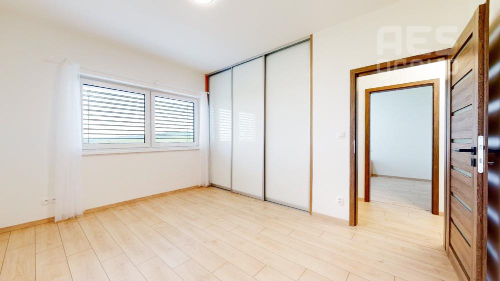 PREDAJ, 3 izbový mezonetový byt s predzáhradkou, ul. Lesná, Stupava