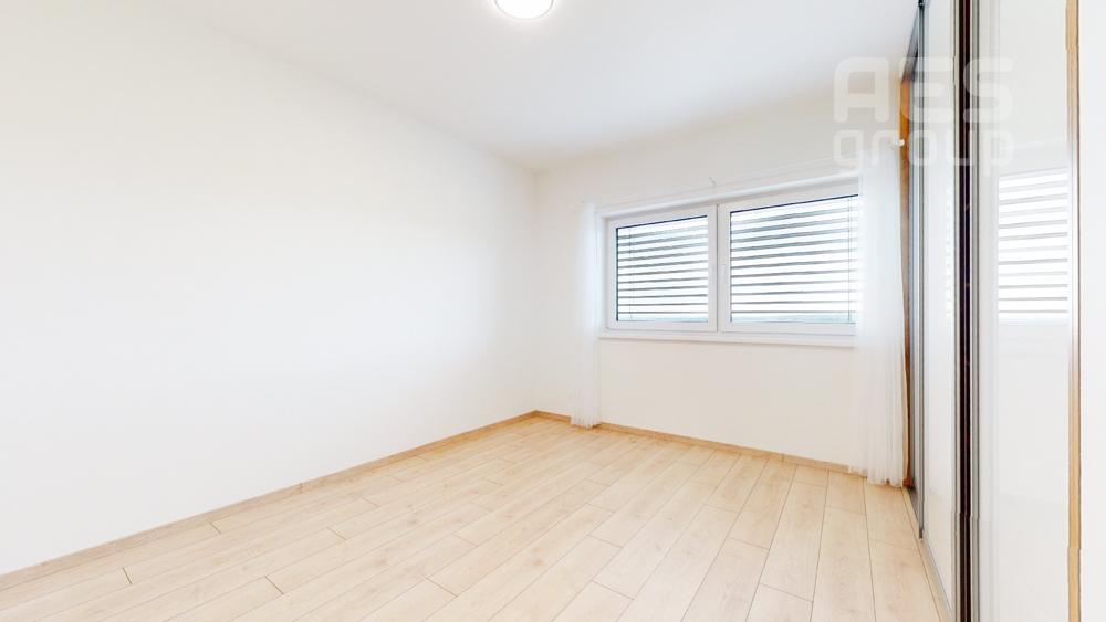 PREDAJ, 3 izbový mezonetový byt s predzáhradkou, ul. Lesná, Stupava