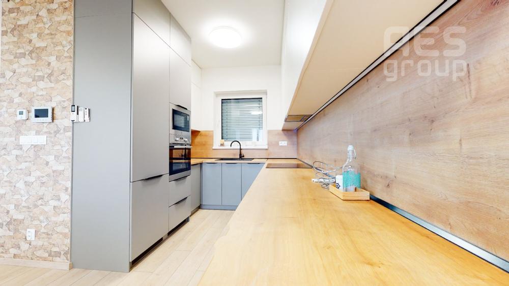 PREDAJ, 3 izbový mezonetový byt s predzáhradkou, ul. Lesná, Stupava