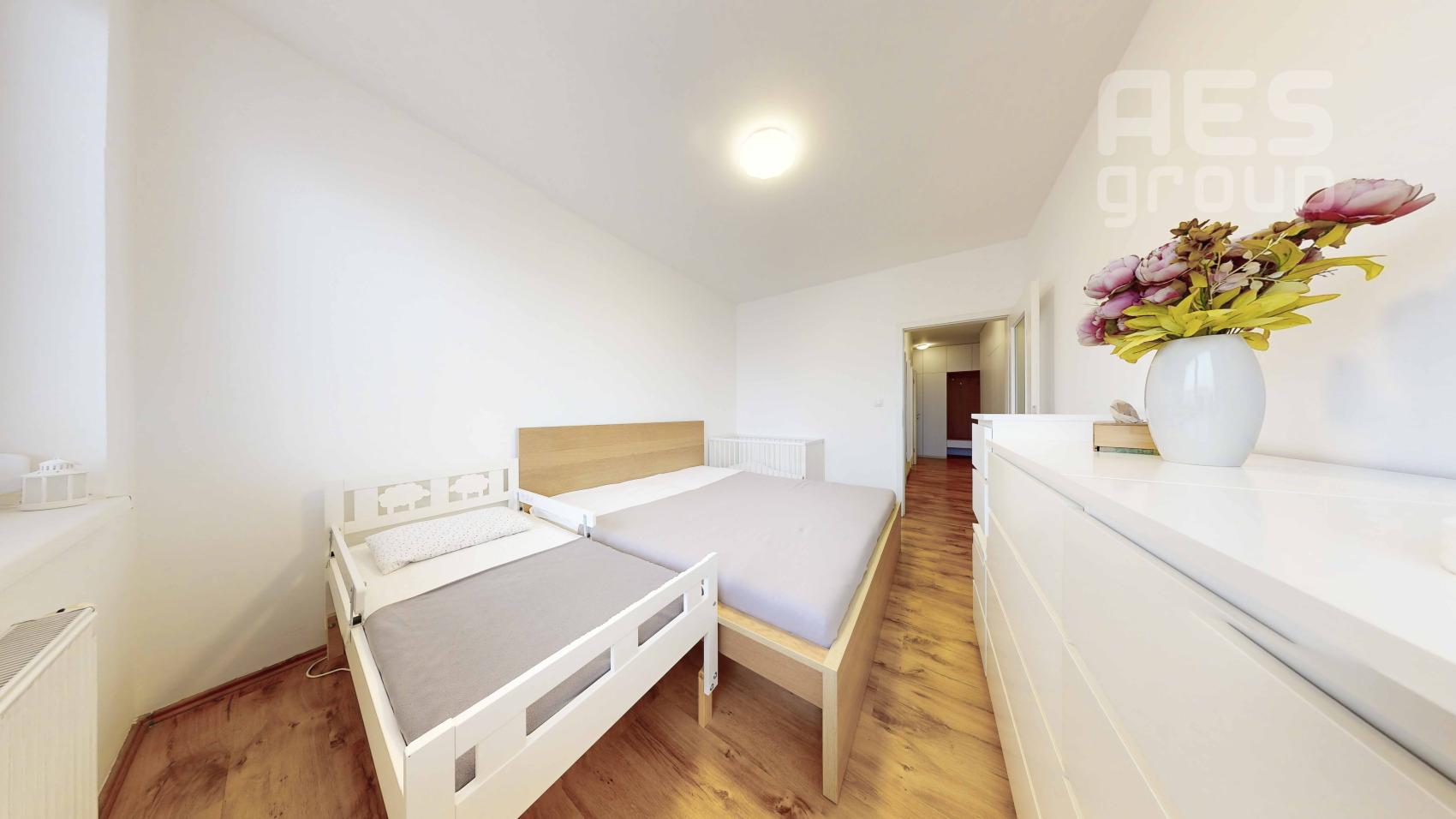 PREDAJ, 2 izbový byt s dvomi balkónmi a šatníkom, projekt Zipava, ul. Okružná, Stupava