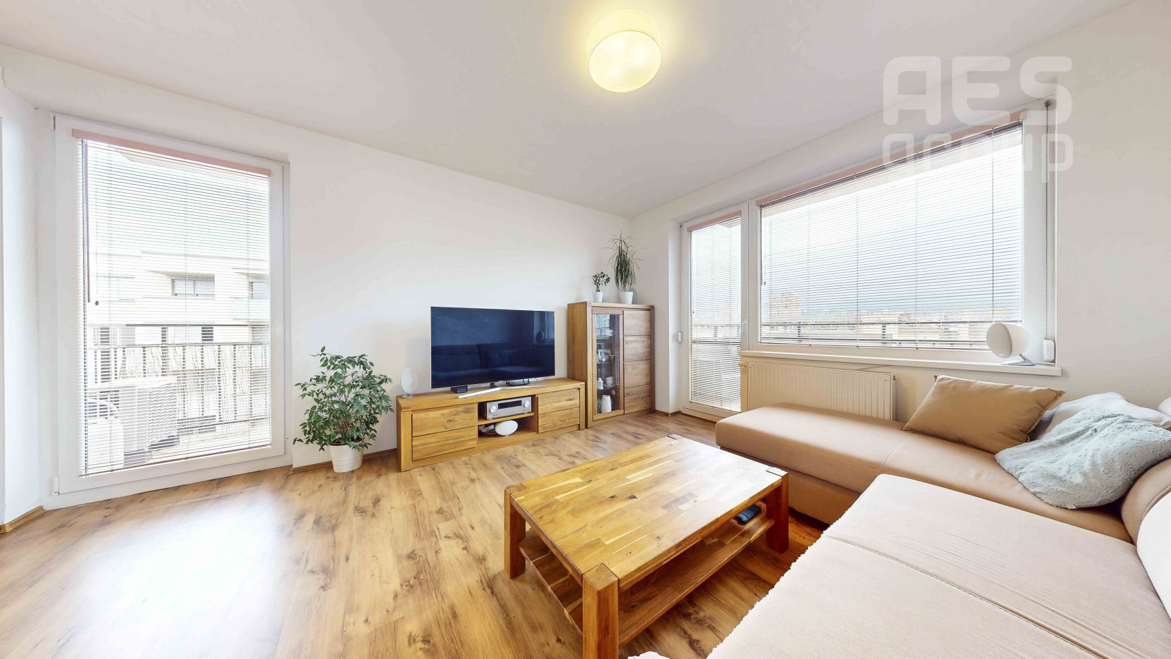 PREDAJ, 2 izbový byt s dvomi balkónmi a šatníkom, projekt Zipava, ul. Okružná, Stupava