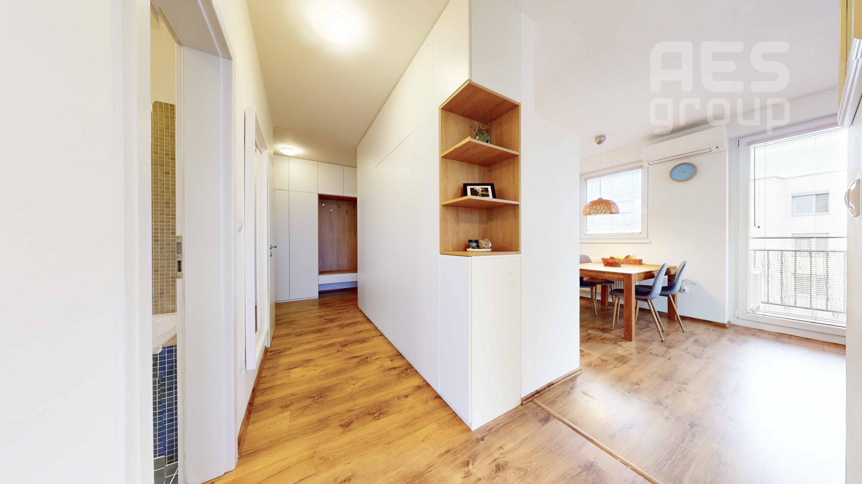 PREDAJ, 2 izbový byt s dvomi balkónmi a šatníkom, projekt Zipava, ul. Okružná, Stupava