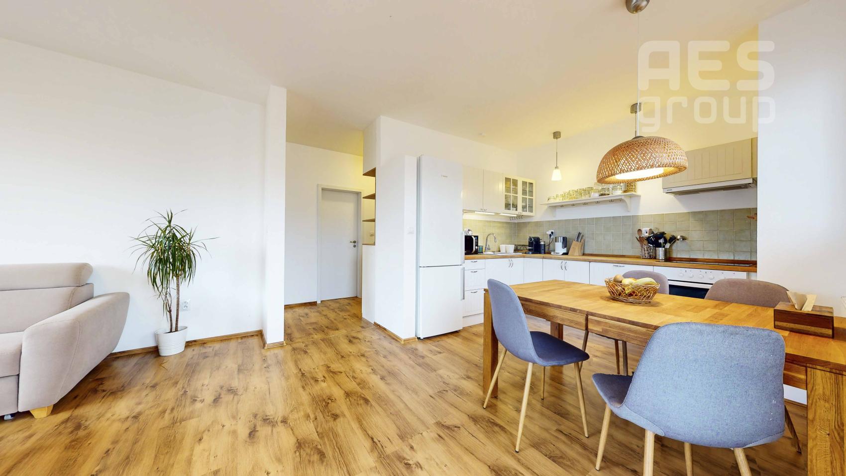 PREDAJ, 2 izbový byt s dvomi balkónmi a šatníkom, projekt Zipava, ul. Okružná, Stupava