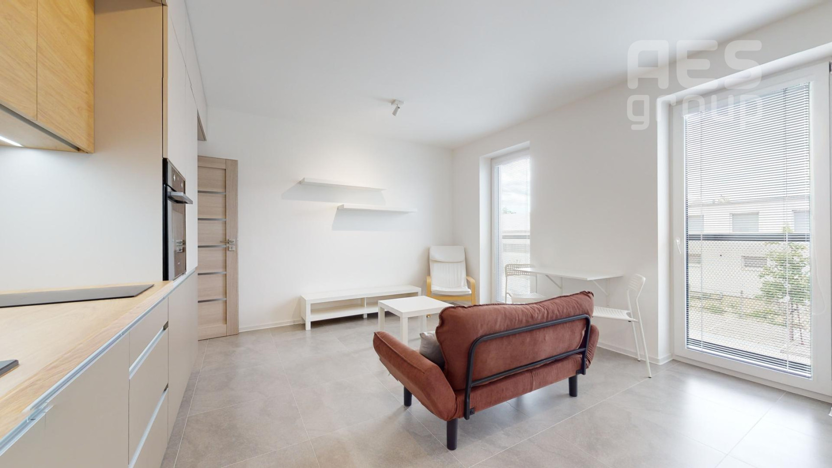 PREDAJ, 1 izbový byt s parkovacím státim, na Pastierskej ul., Stupava