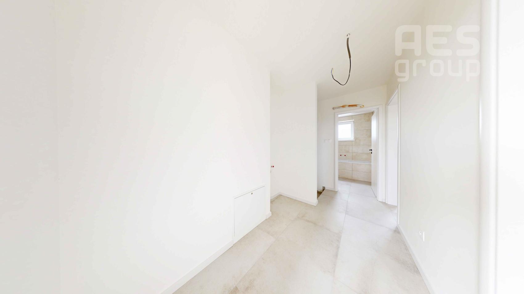 PREDAJ, 4 izbový mezonetový dom v dvojdome v top štandarde, lokalita Nová Alej Martina Benku, Kostolište.