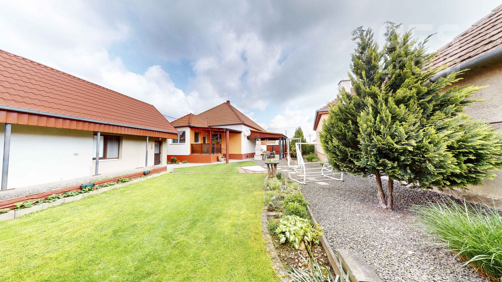 PREDAJ, 3 izbový rodinný s prístavbou 2i bytu, obec Jablonové