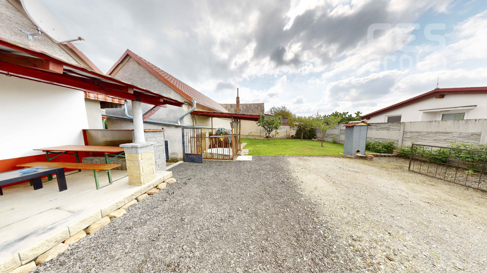 PREDAJ, 3 izbový rodinný s prístavbou 2i bytu, obec Jablonové