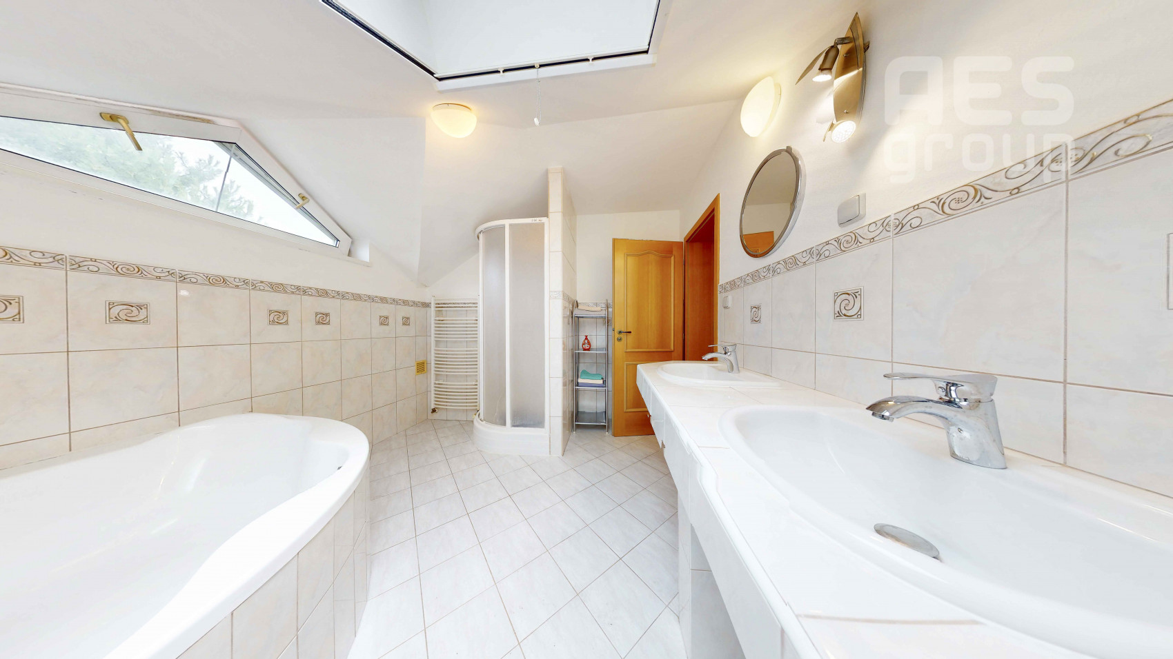 PREDAJ, 5i rodinný dom s dvojgarážovú, ul. Juračkova, Stupava