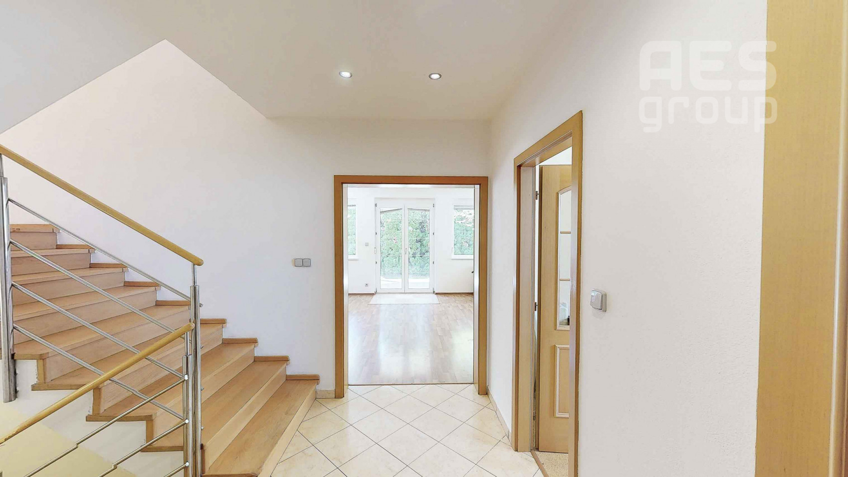 PREDAJ, 5i rodinný dom s dvojgarážovú, ul. Juračkova, Stupava